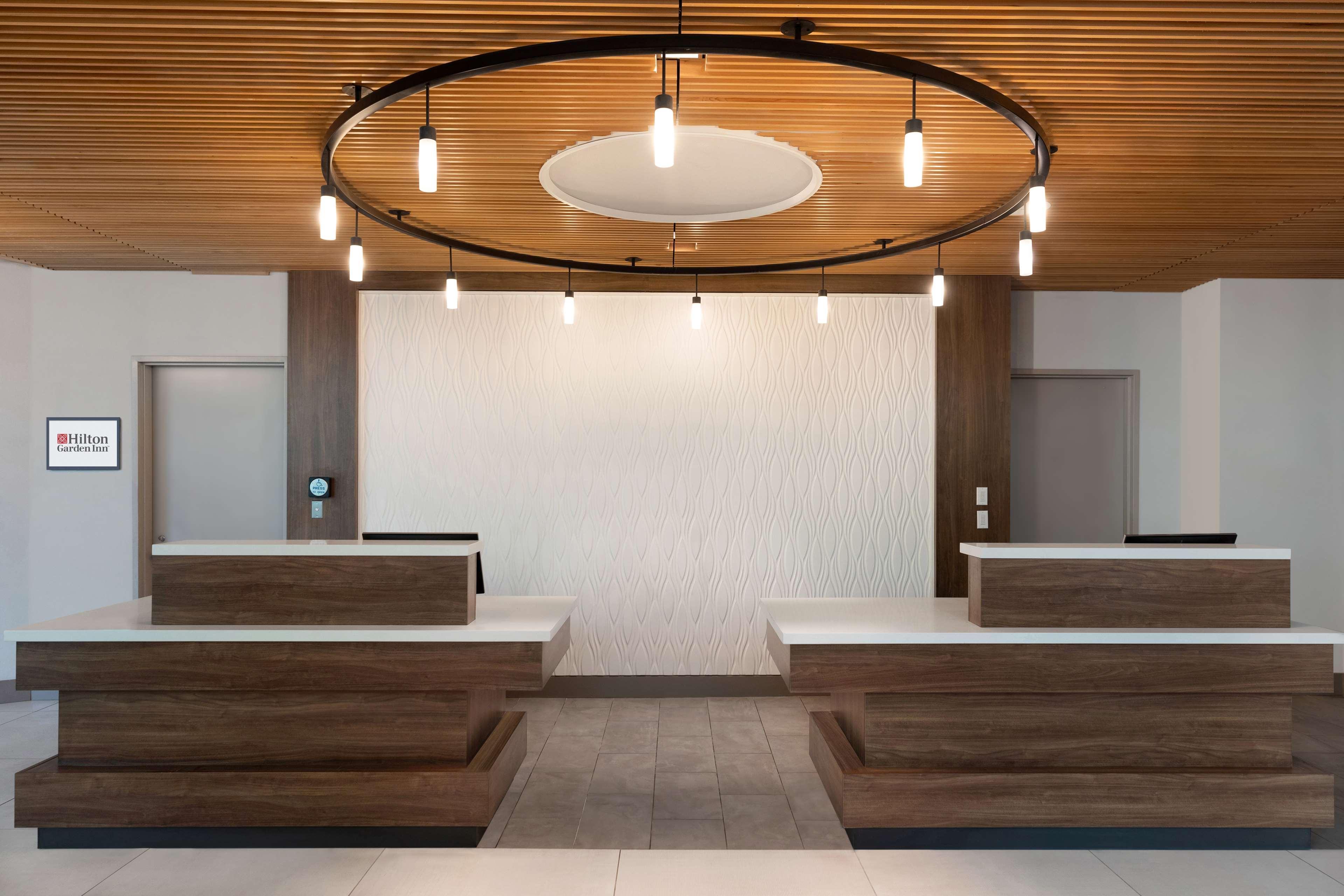 Hilton Garden Inn Long Island City Нью-Йорк Экстерьер фото