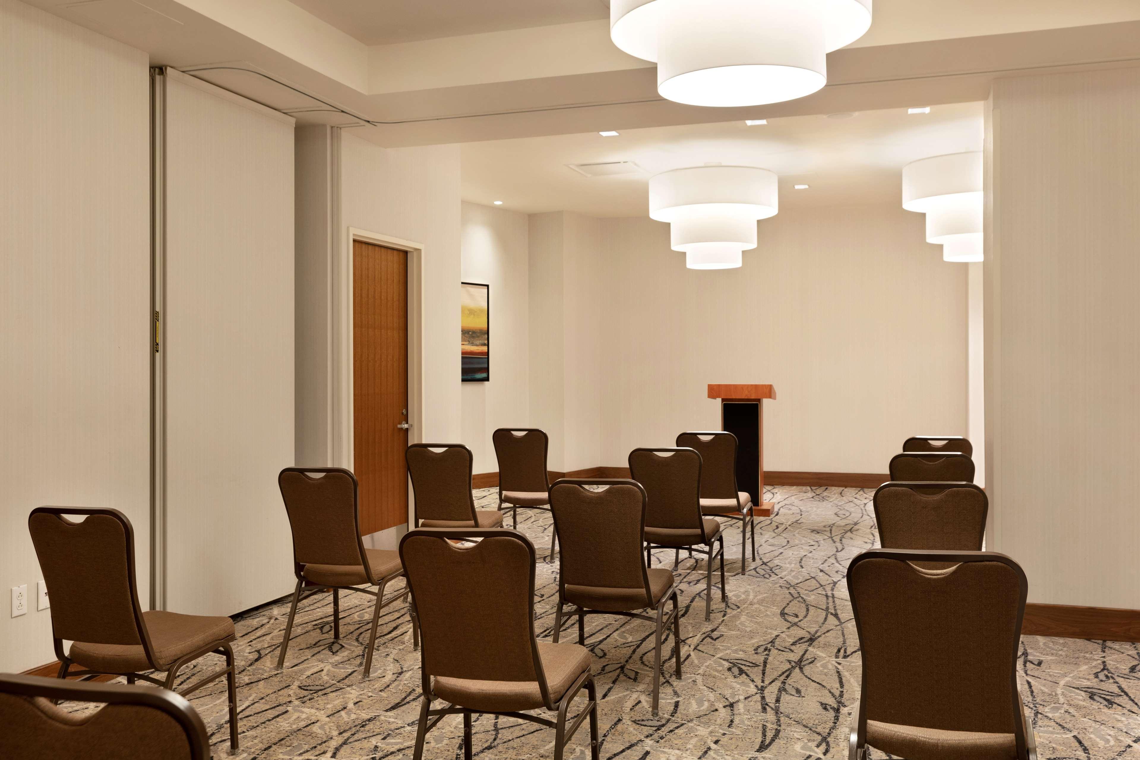 Hilton Garden Inn Long Island City Нью-Йорк Экстерьер фото