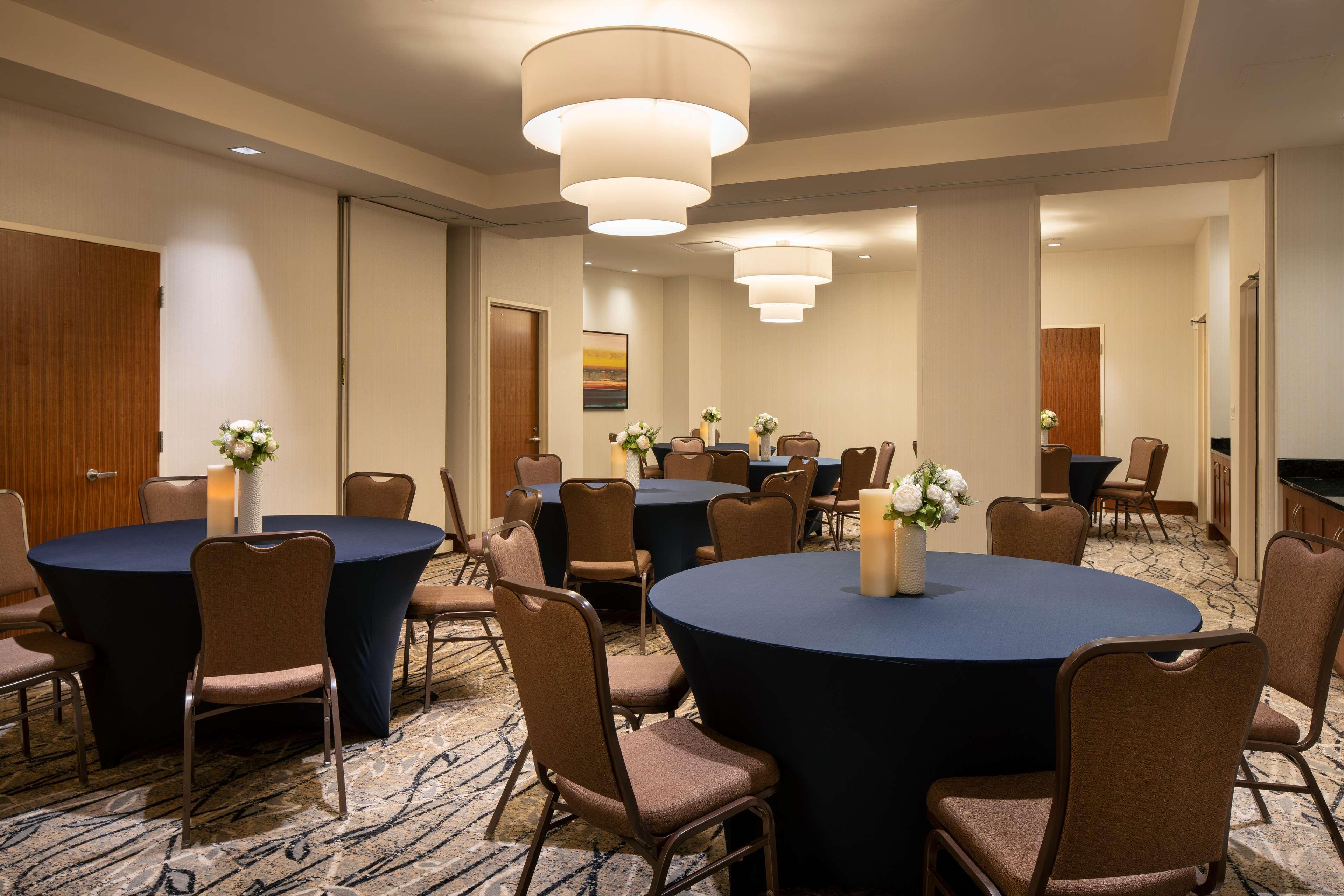Hilton Garden Inn Long Island City Нью-Йорк Экстерьер фото