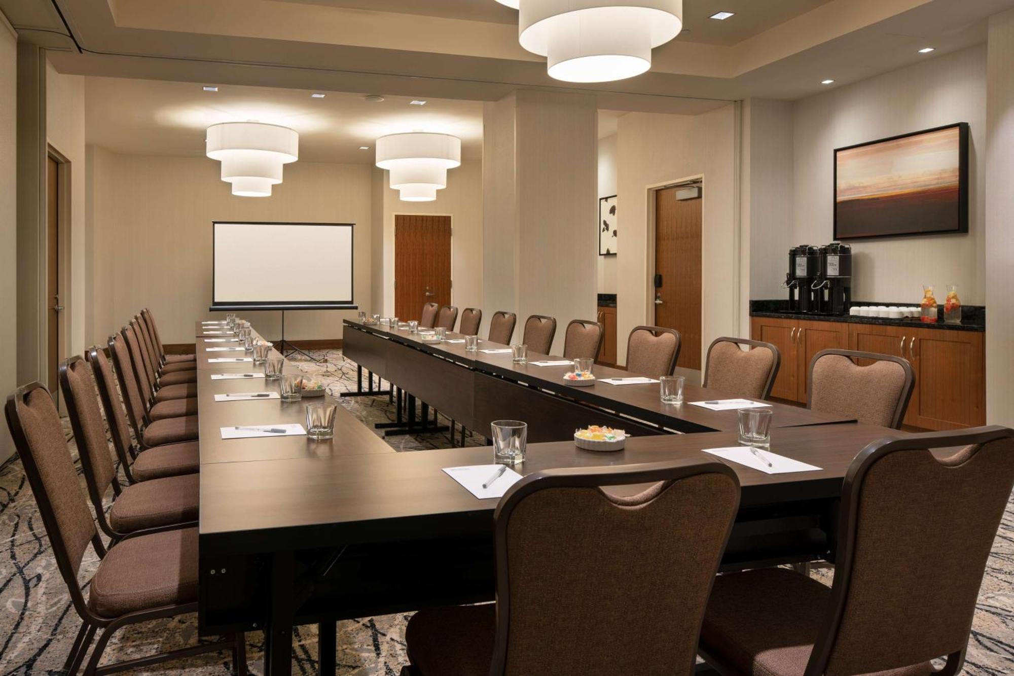 Hilton Garden Inn Long Island City Нью-Йорк Экстерьер фото