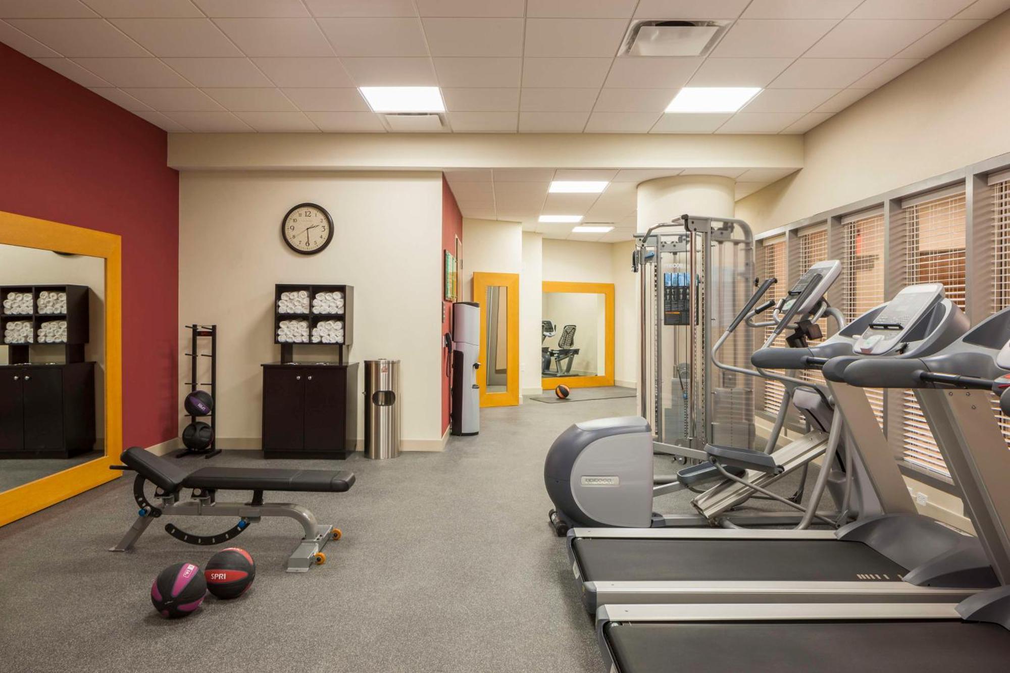Hilton Garden Inn Long Island City Нью-Йорк Экстерьер фото